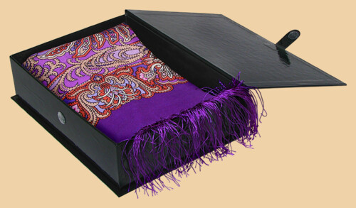 Коробка для платков Цветы на чёрном