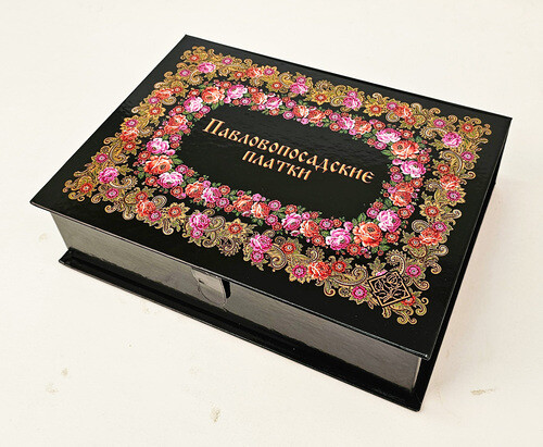 Коробка для платков Цветы на чёрном