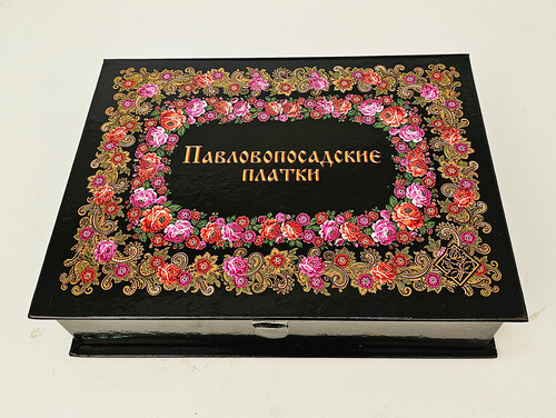 Коробка для платков Цветы на чёрном