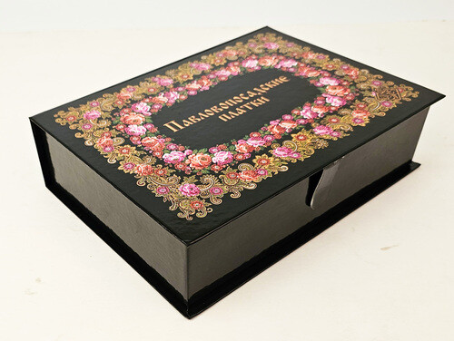 Коробка для платков Цветы на чёрном