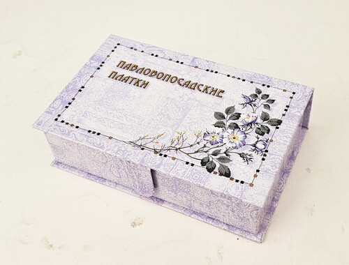 Коробка для платков Цветы на белом (оптимально подходит для шёлковых платков)