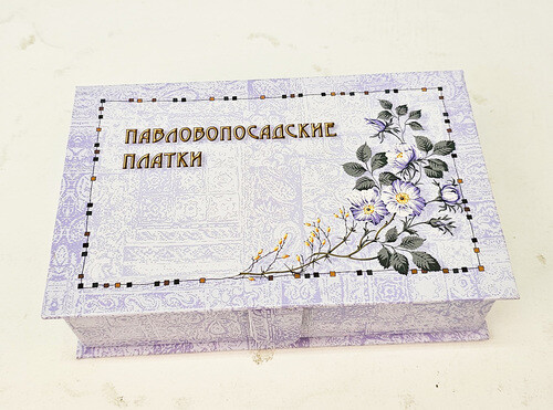 Коробка для платков Цветы на белом (оптимально подходит для шёлковых платков)