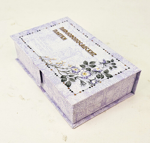 Коробка для платков Цветы на белом (оптимально подходит для шёлковых платков)