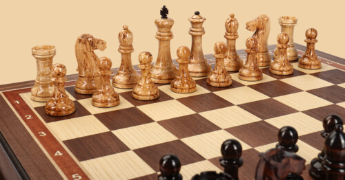 Шахматы в ларце Север (орех-ясень, клетка 4,5 см)